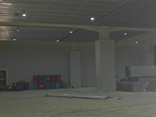 大型鲍鱼基地冷库施工...